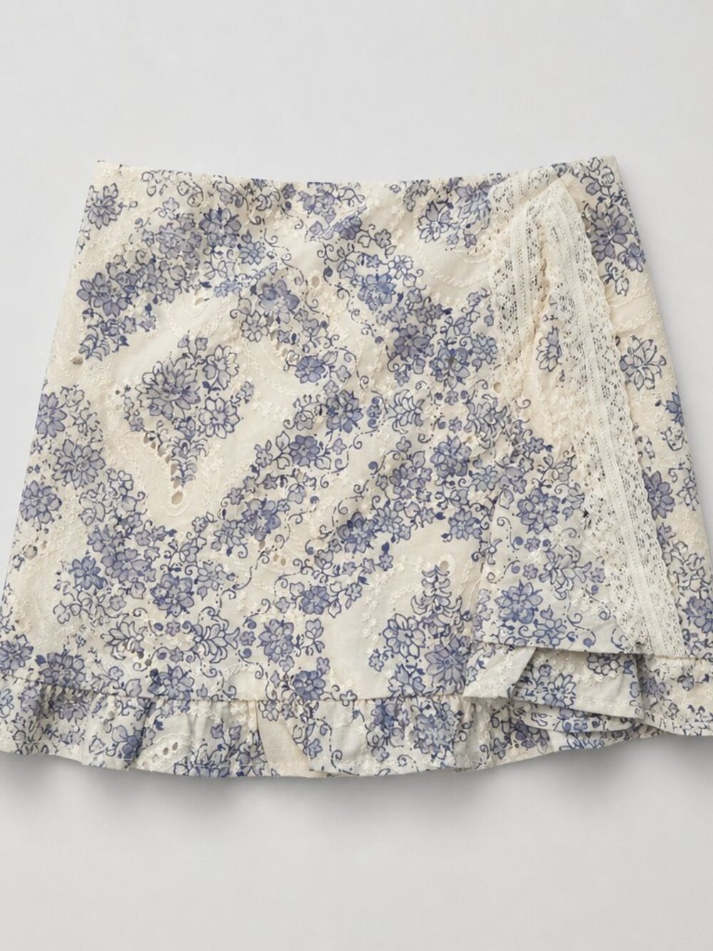 NWT Target Women's Blue & White  Floral Eyelet Bottom Skirt Size M Medium